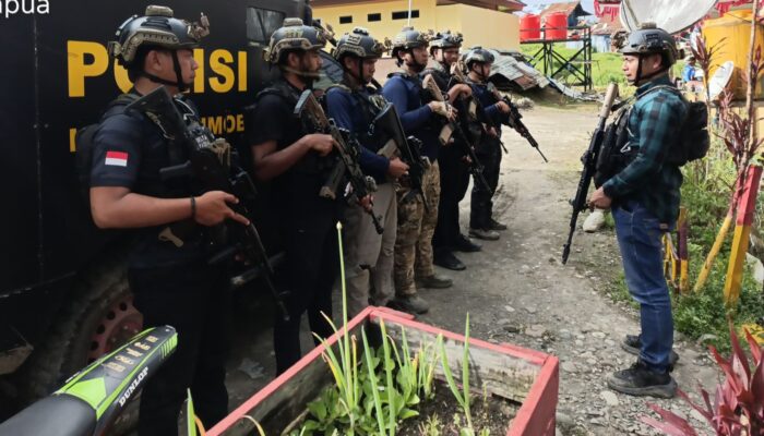 Satgas Damai Cartenz Amankan Bandara Aminggaru Saat Kontak Senjata Pecah di Ilaga