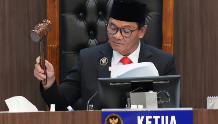DKPP jatuhkan sanksi Peringatan Keras dan Pemberhentian dari Jabatan kepada dua Penyelenggara Pemilu di Kabupaten Kapuas 