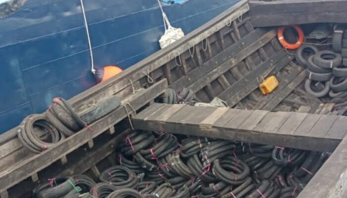 Bea Cukai Dumai Berhasil Gagalkan Penyelundupan Ban Bekas dari Malaysia