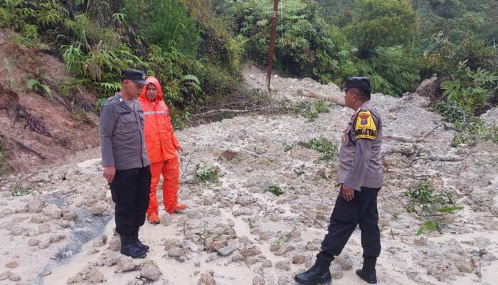 Jalinsum Sipirok–Taput Lumpuh Total Akibat Longsor, Polisi Imbau Pengendara Cari Jalur Alternatif
